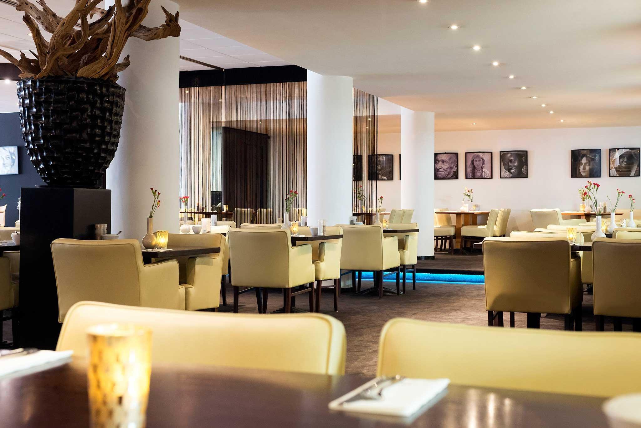 Novotel World Forum Hotel 4*