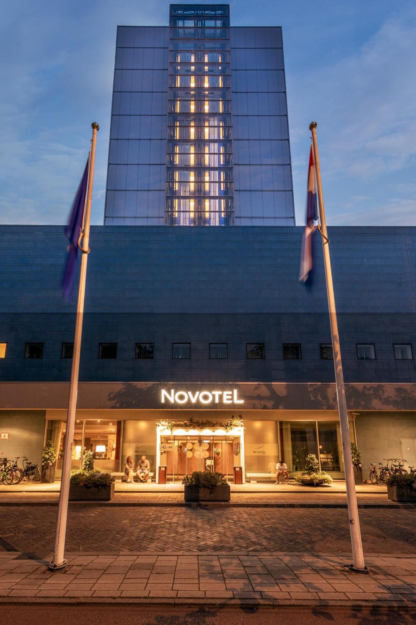 Hotel Novotel World Forum 4*