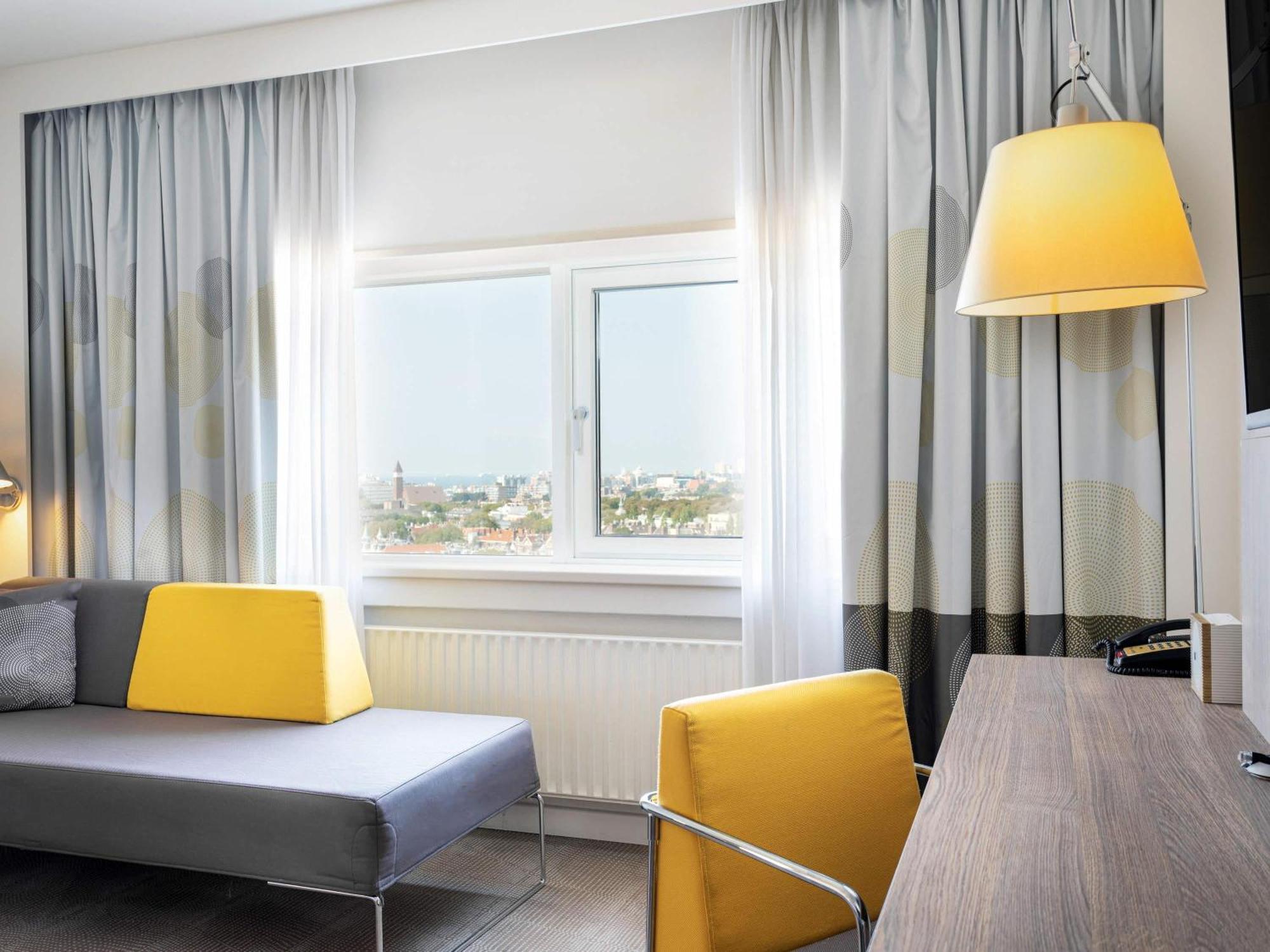 Novotel World Forum Hotel 4*